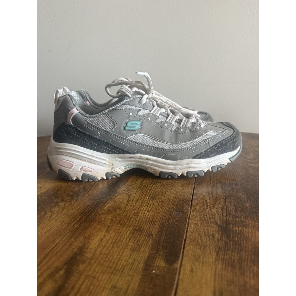 Skechers D'Lites - New Journey sneaker in gray and light purple Women's 10